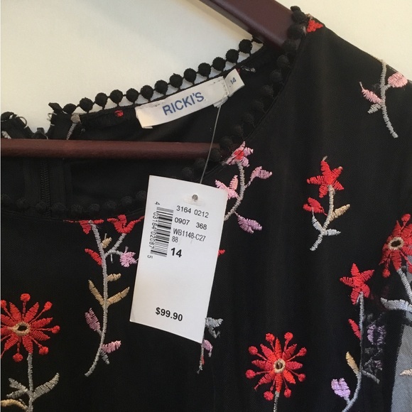Ricki’s Black Dress with Red Flower Embroidery Size 14 - Picture 2 of 6